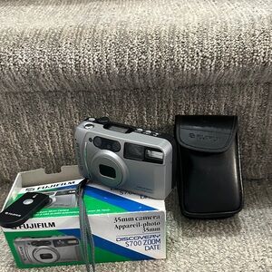 Fujifilm Silver Discovery S700 Zoom Camera
